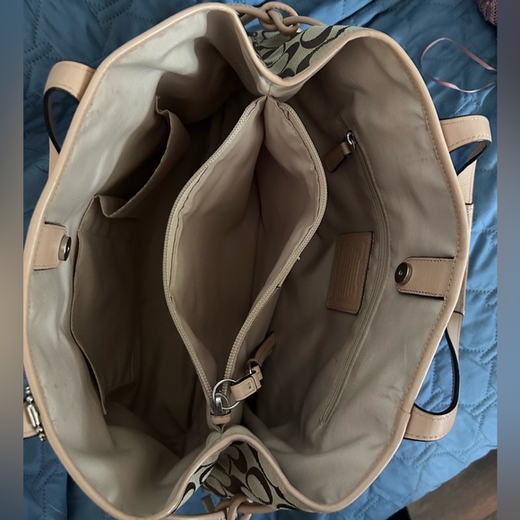 AUTHENTIC COACH SIGNATURE STRIPE PYTHON STRIPE CARRYALL. - Picture 3 of 14